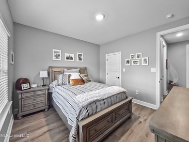 Experience refined living in the heart of Florence Gardens, a - photo 29