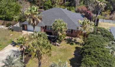 Updated pool home located in a quiet cul-de-sac in Gulf Breeze - photo 1