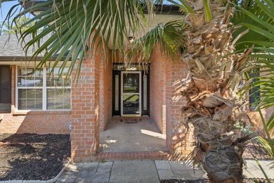 Updated pool home located in a quiet cul-de-sac in Gulf Breeze - photo 2