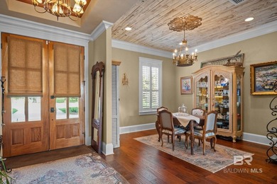 PRICE IMPROVEMENT! Check out the new photos! Beautiful custom - photo 2