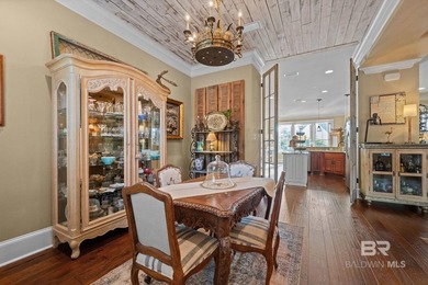PRICE IMPROVEMENT! Check out the new photos! Beautiful custom - photo 4