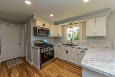 Welcome to 109 Seafarers Ln! OPEN HOUSE Sunday June 14th from - photo 11
