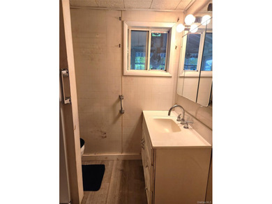 Location, Location! Affordable, year round 2 bedroom, 1 bathroom - photo 16