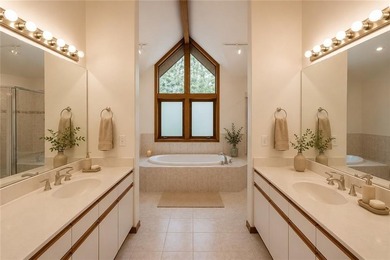 Gorgeous custom-built Lindal Cedar home offering 3 bedrooms and - photo 17