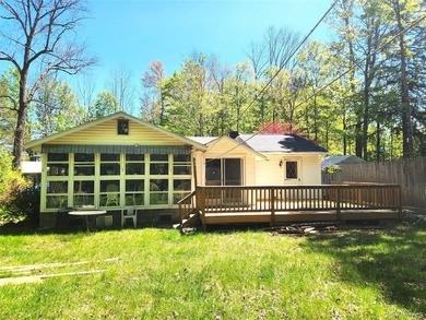 Location, Location! Affordable, year round 2 bedroom, 1 bathroom - photo 21