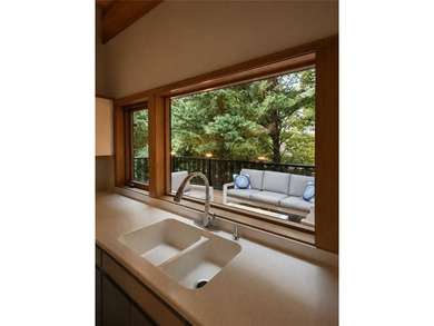Gorgeous custom-built Lindal Cedar home offering 3 bedrooms and - photo 28