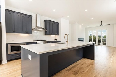 Luxury living reaches new heights at Plateau West. This - photo 9