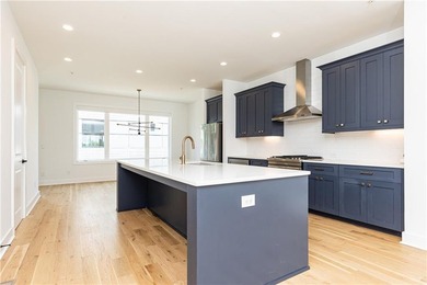 Luxury living reaches new heights at Plateau West. This - photo 10