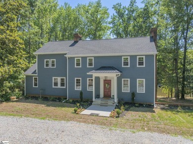 A rare offering in Spartanburg, this beautifully reimagined - photo 3