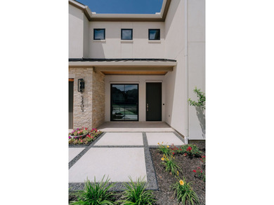 MOVE IN READY! Don't miss this rare opportunity to own a - photo 4