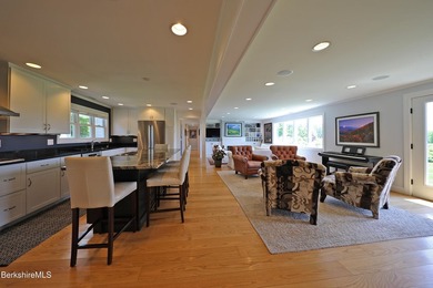 PERFECT IN LENOX!! This impeccably renovated Mid-Century Modern - photo 12