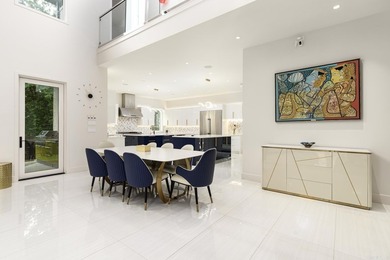 Luxurious, custom-built contemporary home built by Melinda - photo 12