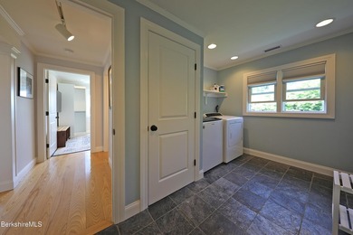PERFECT IN LENOX!! This impeccably renovated Mid-Century Modern - photo 23