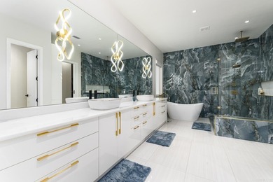 Luxurious, custom-built contemporary home built by Melinda - photo 23