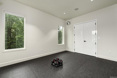 Luxurious, custom-built contemporary home built by Melinda - photo 31