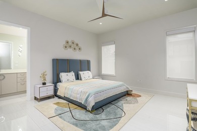 Luxurious, custom-built contemporary home built by Melinda - photo 37