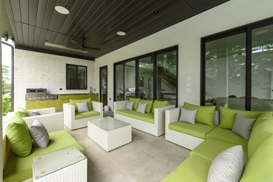 Luxurious, custom-built contemporary home built by Melinda - photo 42