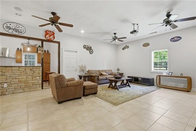 Luxury Estate on 5 Beautiful Acres with Saltwater Pool Welcome - photo 49