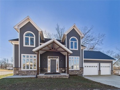 Lake of the Ozarks Home For Sale in Warsaw Missouri