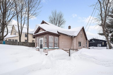 Lake Bancroft Home Active Under Contract in Ishpeming Michigan