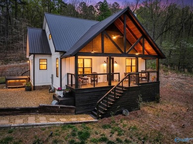 This newer 2023 craftsman style home sits on 16 acres and offers - photo 3