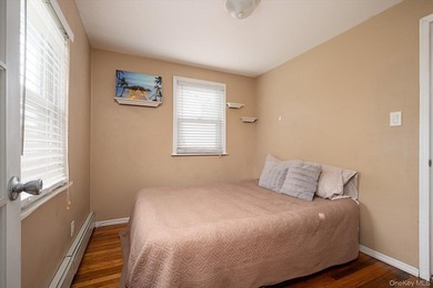Welcome to this charming, well maintained Cape Cod style house - photo 10