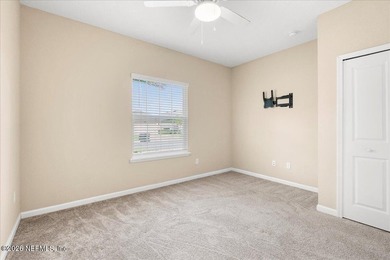 Welcome home to this well-maintained and immaculate 4-bedroom, 3 - photo 16