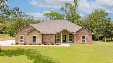 Lake Gladewater Home For Sale in Gladewater Texas