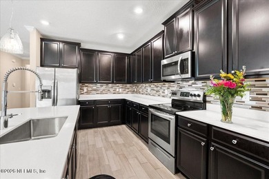 Welcome home to this well-maintained and immaculate 4-bedroom, 3 - photo 22
