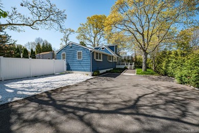 Ideally situated in the heart of Hampton Bays with walk-to- town - photo 6
