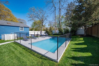 Ideally situated in the heart of Hampton Bays with walk-to- town - photo 10
