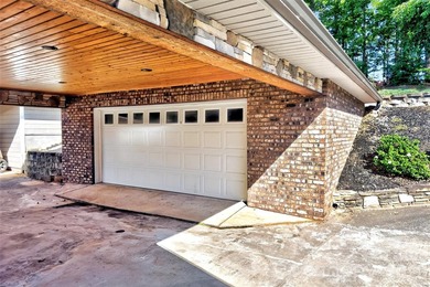 Tucked into the coveted Marion Lake Club community, this - photo 38