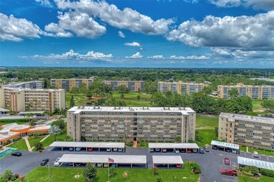 Welcome to your dream penthouse retreat! This exquisite - photo 3