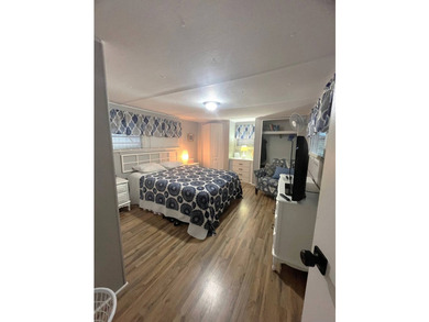 This lovely open-concept home has been beautifully updated with - photo 4