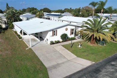 Ideally located within walking distance to the Community Center - photo 1