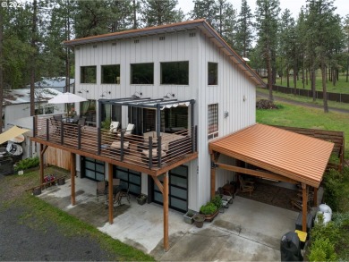 Lake Home For Sale in Wamic, Oregon