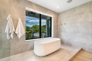 Victoria Park Modern Masterpiece | Built 2023 Privately gated - photo 15