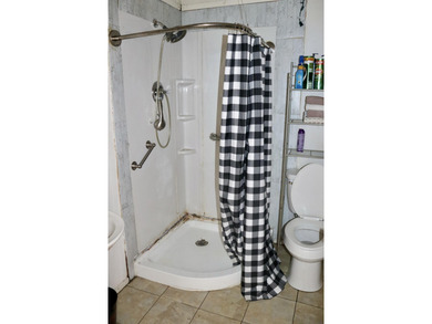 Country Living Solar Home with Guest Cottage - Ideal