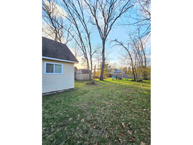 Charming and well-maintained home in a quiet Houghton Lake - photo 30