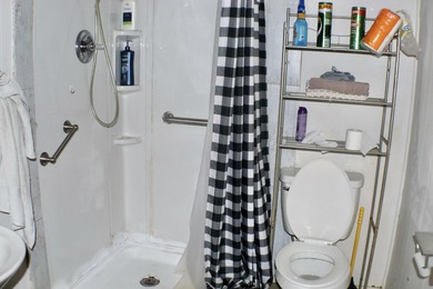 Country Living Solar Home with Guest Cottage - Ideal