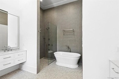 Newly constructed architectural showpiece in the heart of - photo 17