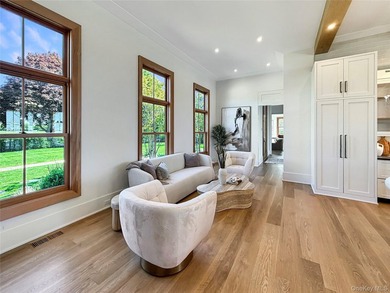 Newly constructed architectural showpiece in the heart of - photo 19