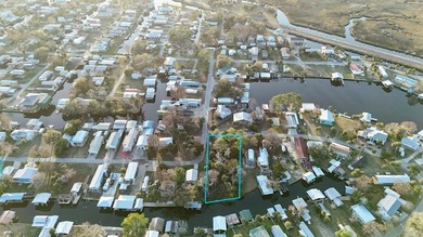 Suwannee River Lot For Sale in Suwannee Florida