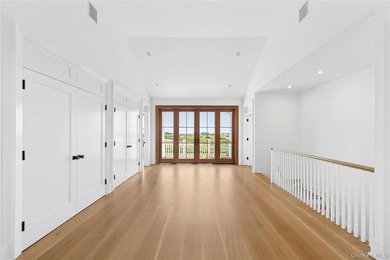 Newly constructed architectural showpiece in the heart of - photo 21