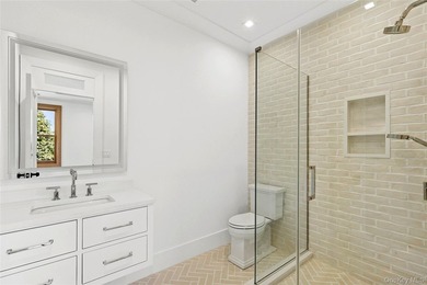 Newly constructed architectural showpiece in the heart of - photo 22