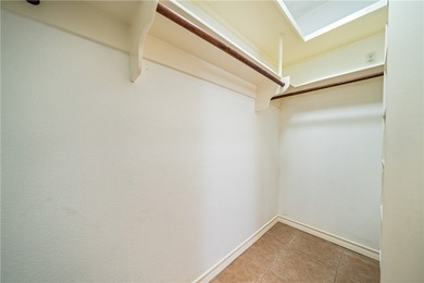 Welcome to this beautifully maintained 3-bedroom, 2-bath home - photo 25