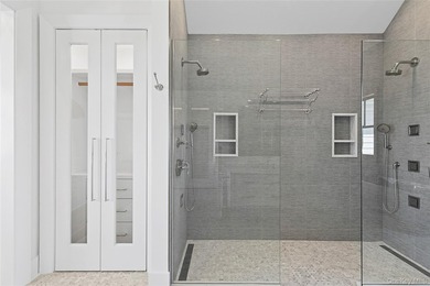 Newly constructed architectural showpiece in the heart of - photo 31