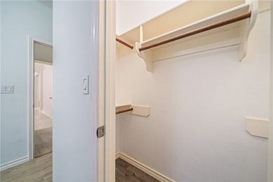 Welcome to this beautifully maintained 3-bedroom, 2-bath home - photo 33