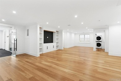 Newly constructed architectural showpiece in the heart of - photo 35