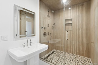 Newly constructed architectural showpiece in the heart of - photo 37